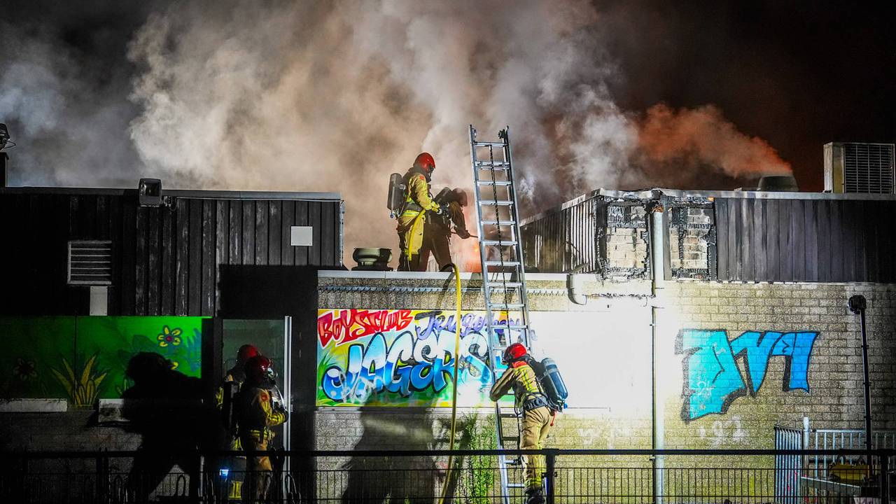 Veel schade na brand bij activiteitencentrum, vuur vermoedelijk aangestoken