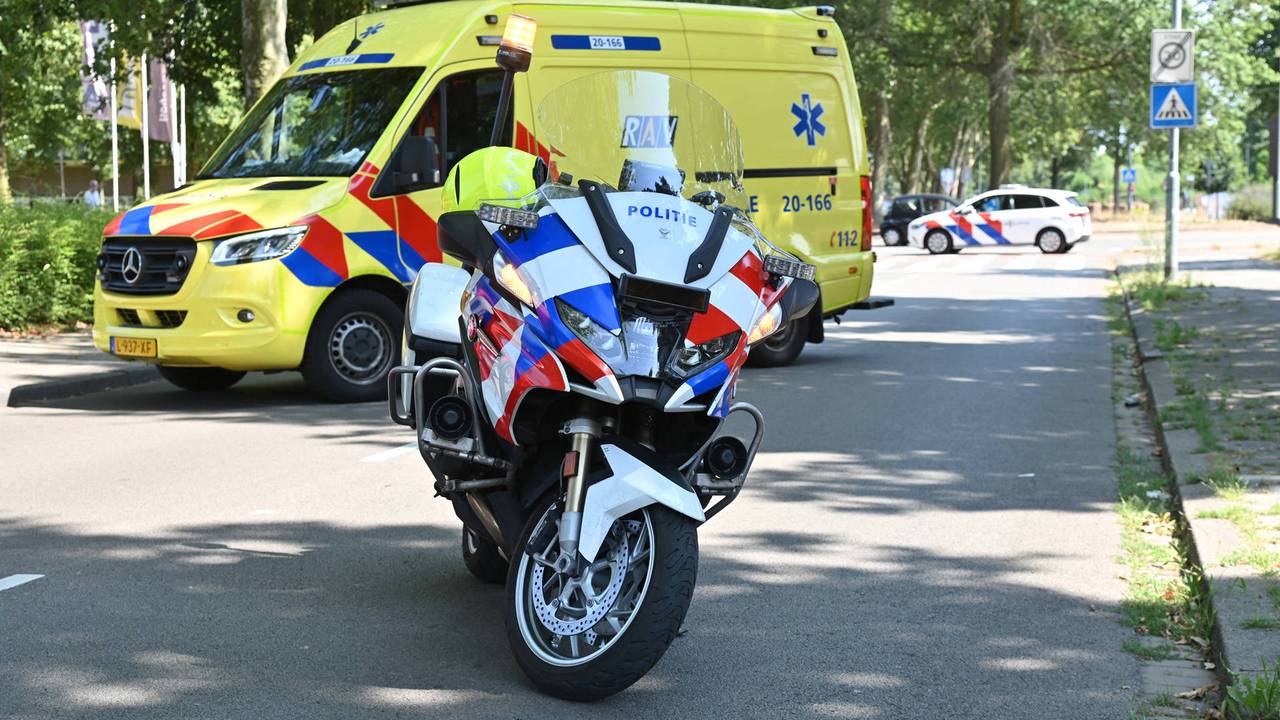 Vrouw valt van scootmobiel (foto: Perry Roovers/Persbureau Heitink).