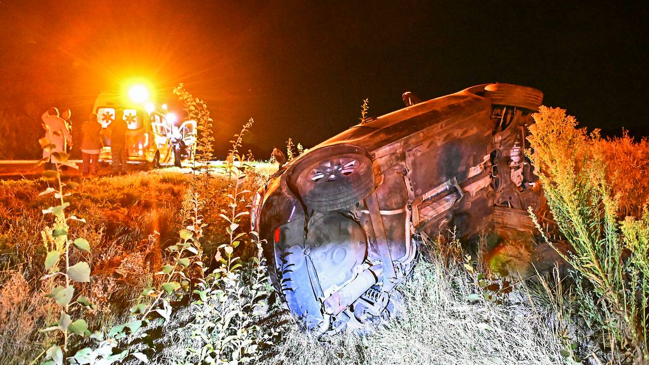 Auto crasht bij Riethoven, bestuurder ongedeerd