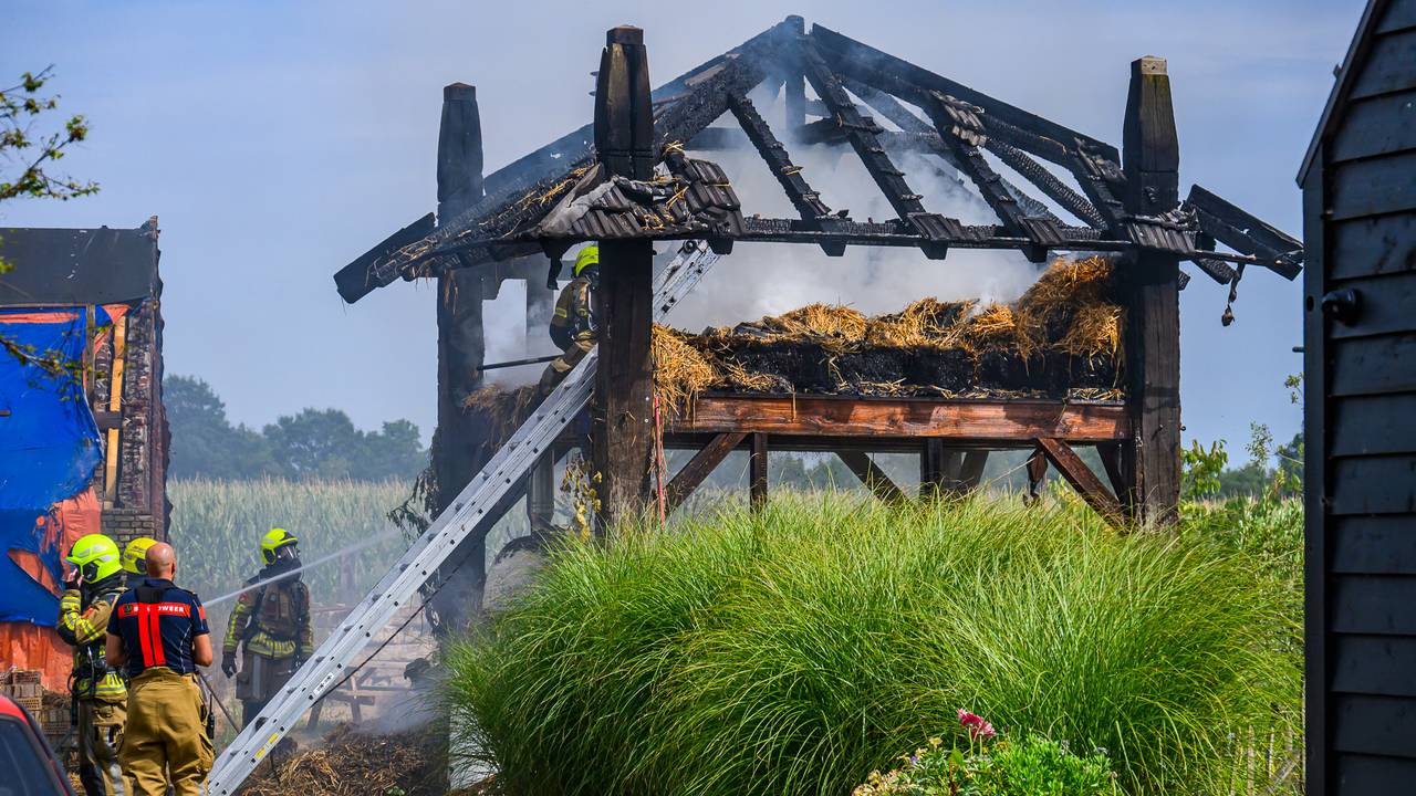 Hooiberg in brand aan Hooijdonkseweg in Breda