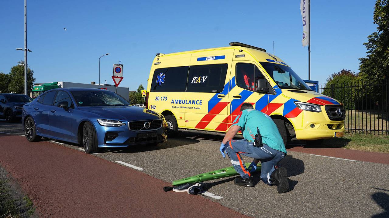 Fietser gewond bij botsing met auto in Raamsdonksveer