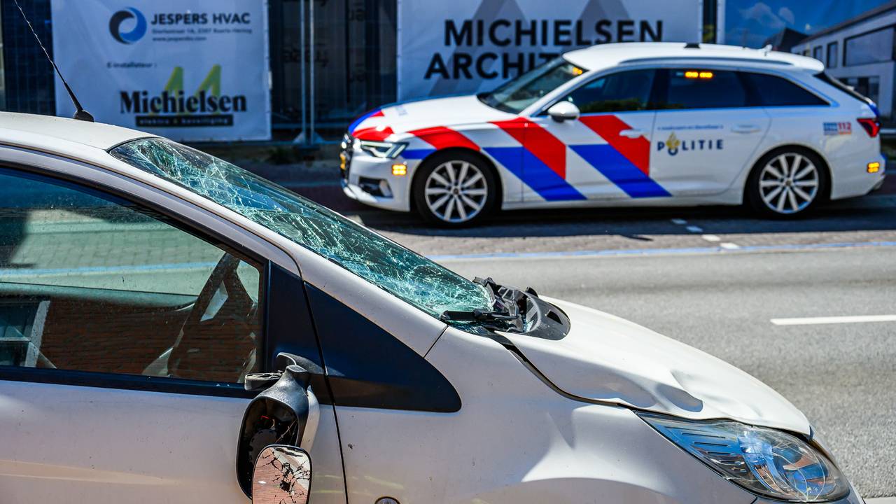 Man aangereden in Chaam (foto: Tom van der Put/Persbureau Heitink).