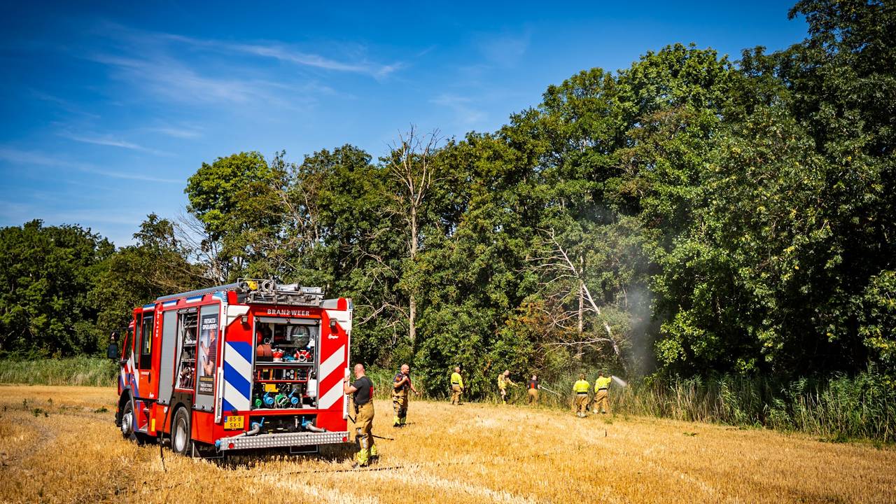 Bemanning defensiehelikopter ontdekt per toeval natuurbrand in Waalwijk