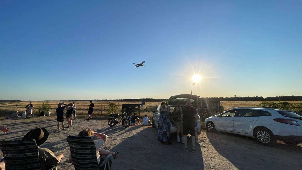 Drukte bij Eindhoven Airport (foto: Ronny Balk).