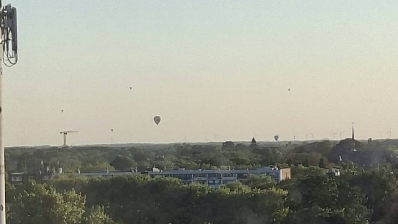 Het is ook een mooie avond voor een ballonvaart (foto: Tais Gemen - Lourinho da Silva).