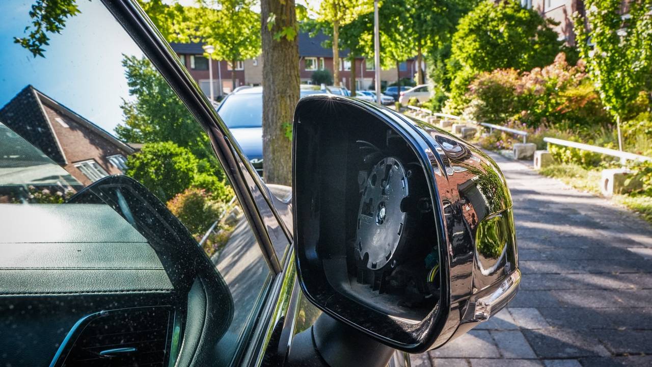 Wéér tientallen autospiegels gestolen in Eindhoven