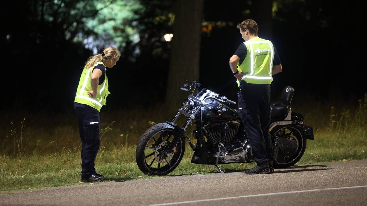 Bij het ongeluk raakten twee mannen zwaargewond (foto: Bart Meesters/Persbureau Heitink).