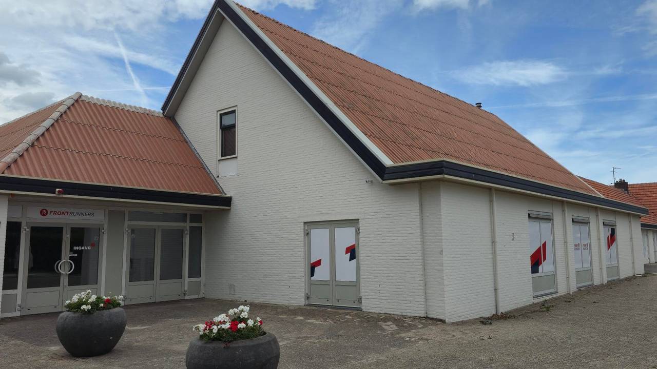 Pand van Frontrunners Ministries aan de Oude Kerkstraat in Dussen (foto: Omroep Brabant).