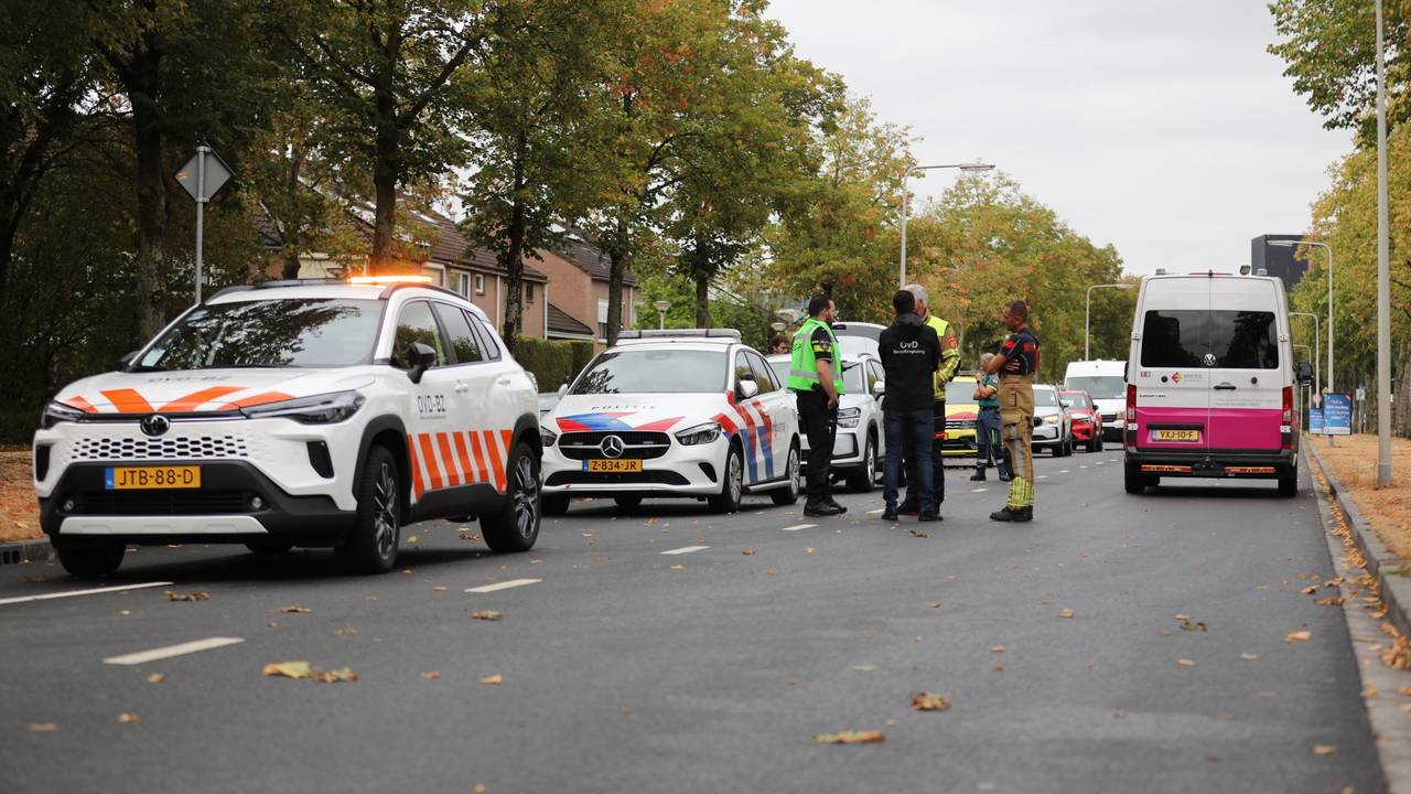 Bij werkzaamheden in Bergen op Zoom is een hoofdgasleiding geraakt (foto: Christian Traets/Persbureau Heitink).