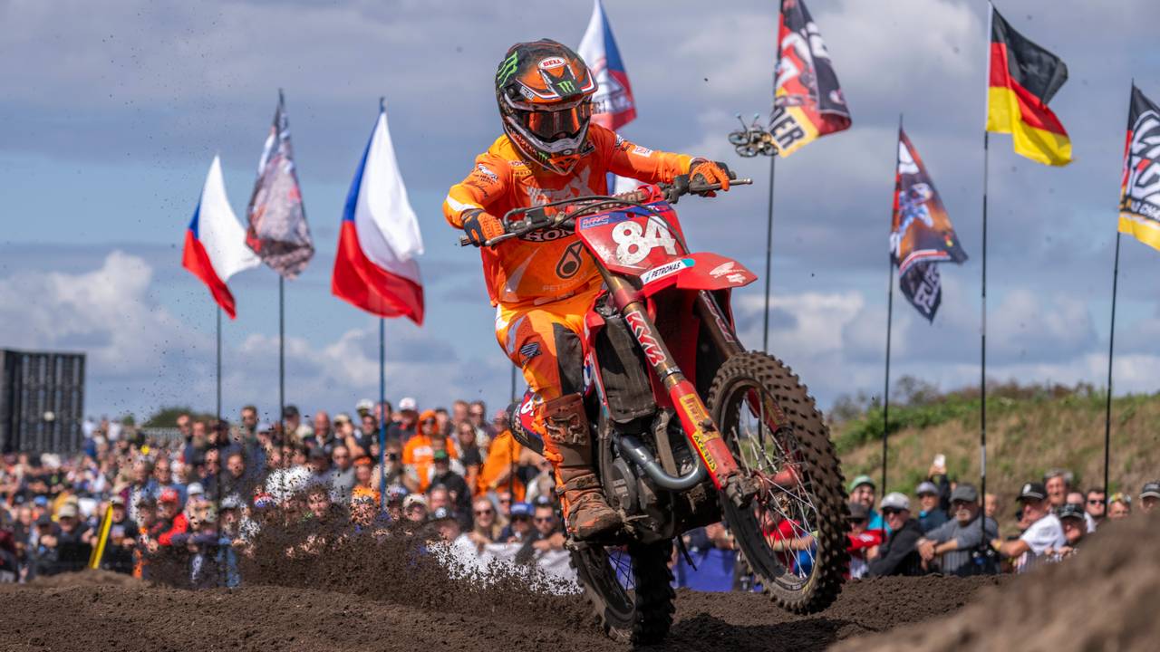 Jeffrey Herlings wint Grand Prix van Nederland en heeft titel bijna binnen