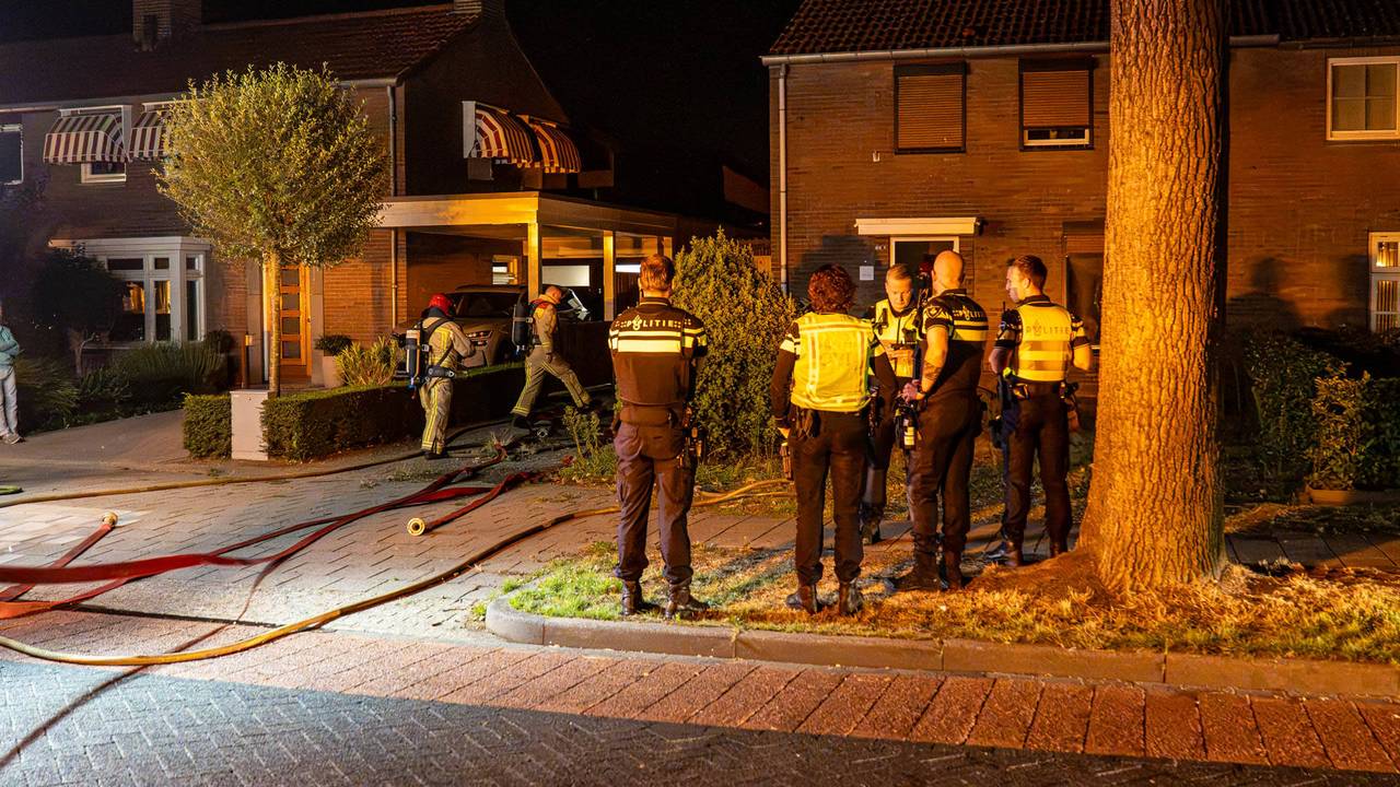 Het huis in Deurne heeft veel schade opgelopen door rook en roet, zowel beneden als boven (foto: Harrie Grijseels/Persbureau Heitink).