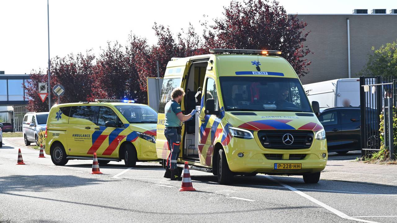 Scooterrijder raakt gewond bij botsing met auto in Etten-Leur