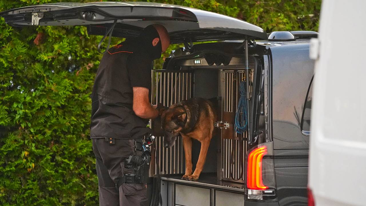 Er is opnieuw een inval gedaan op een woonwagenkamp in Waalre (foto: Rico Vogels/SQ Vision).