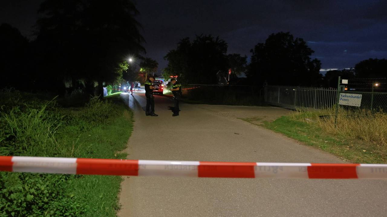 De politie heeft het gebied afgezet (foto: Foto: SK-Media / Persbureau Heitink).
