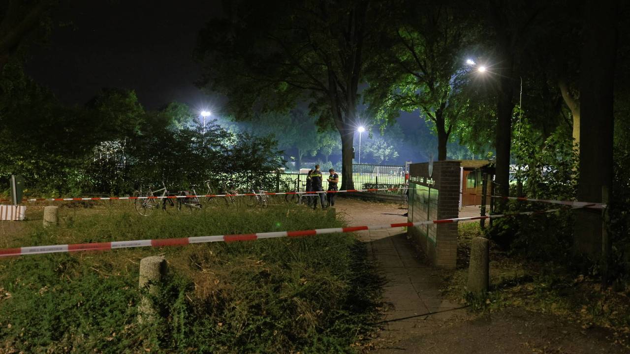 De politie heeft het gebied afgezet (foto: Foto: SK-Media / Persbureau Heitink).