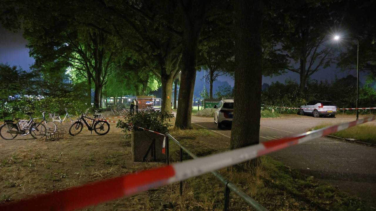 De politie heeft het gebied afgezet (foto: Foto: SK-Media / Persbureau Heitink).