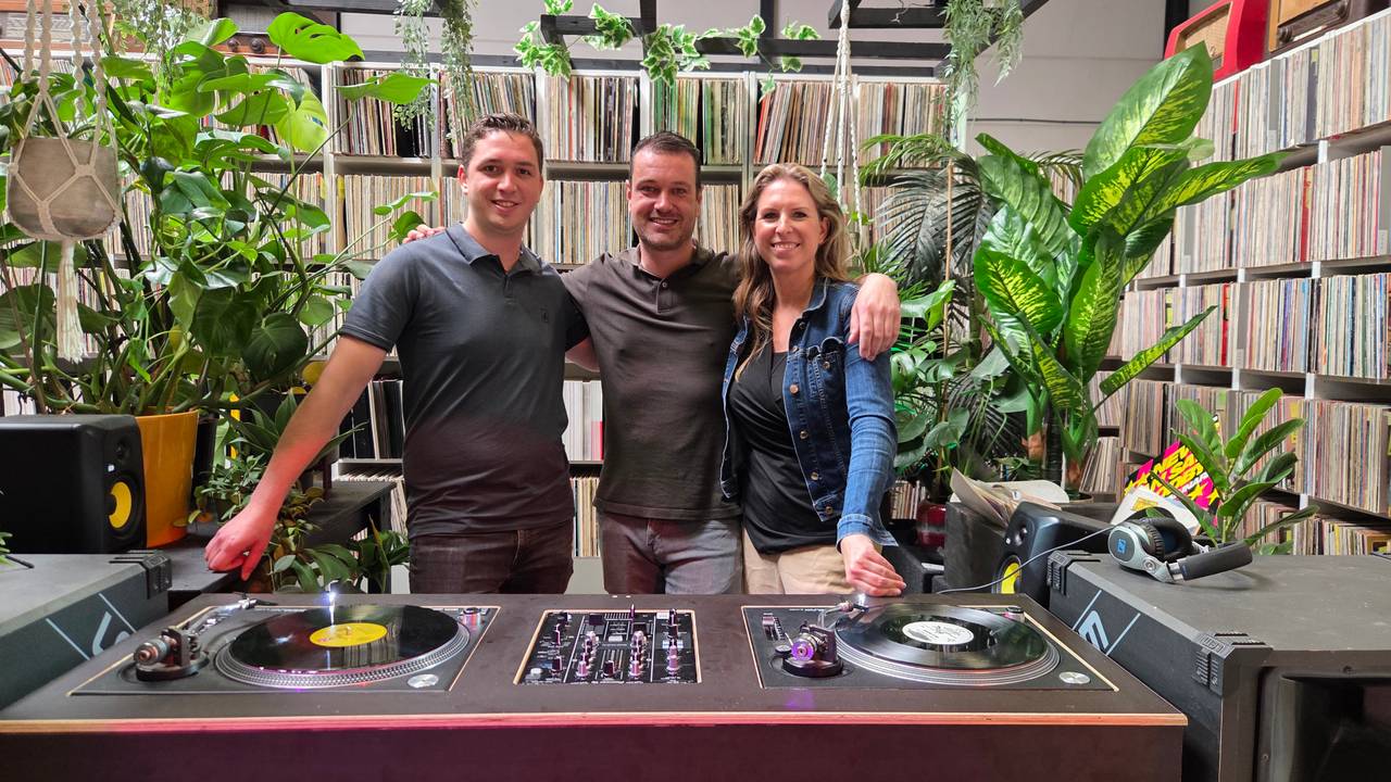 Sander Verbeek, Irene en Hans van Krieken van de Vinylfarm (foto: Noël van Hooft).