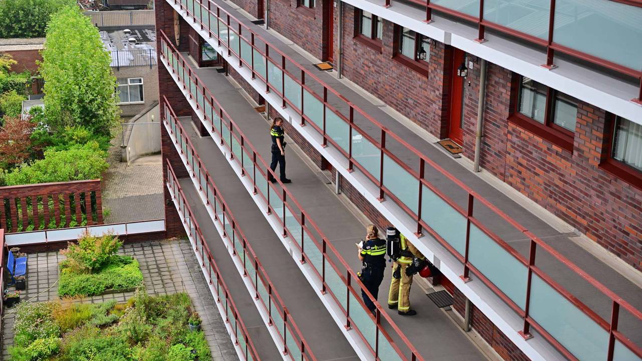 Het complex waar brand uitbrak in de spouwmuur na werkzaamheden in Valkenswaard (foto: Rico Vogels / Persbureau Heitink). 