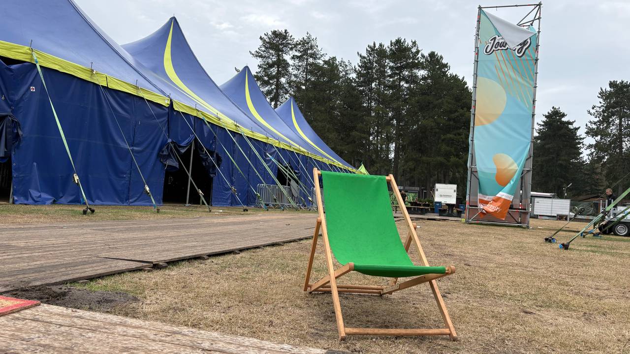 Het introkamp ligt er vrijdag verlaten bij (foto: Ruud Ritzen / Omroep Brabant).