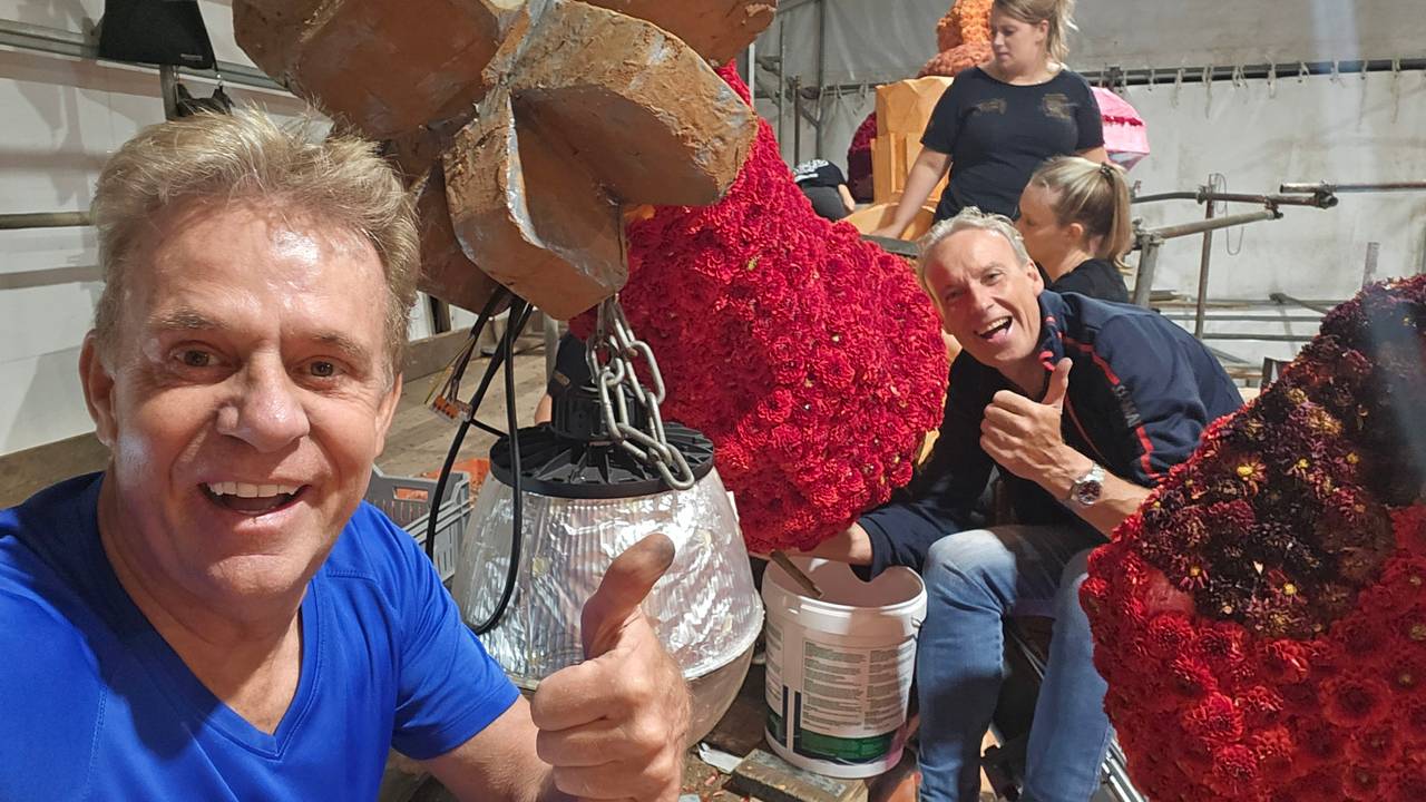 Frank aan het werk in de bouwtent (eigen foto).