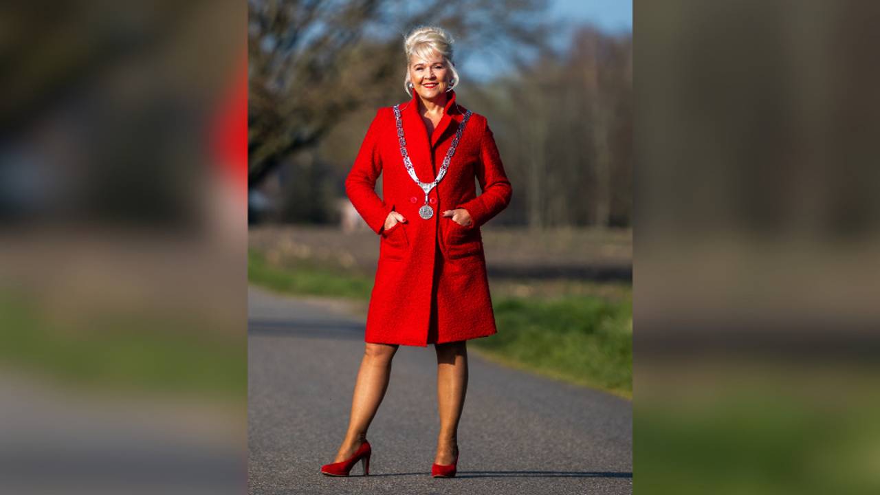 Burgemeester Marjon de Hoon-Veelenturf stopt in 2027 na twaalf jaar (foto: gemeente Baarle-Nassau).
