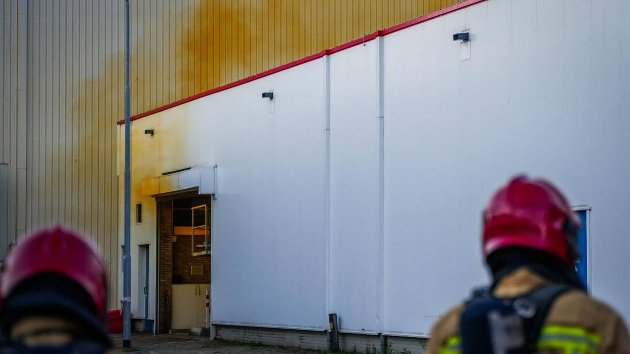 Bijtende stof komt vrij bij ongeluk met salpeterzuur in Eindhovens bedrijf