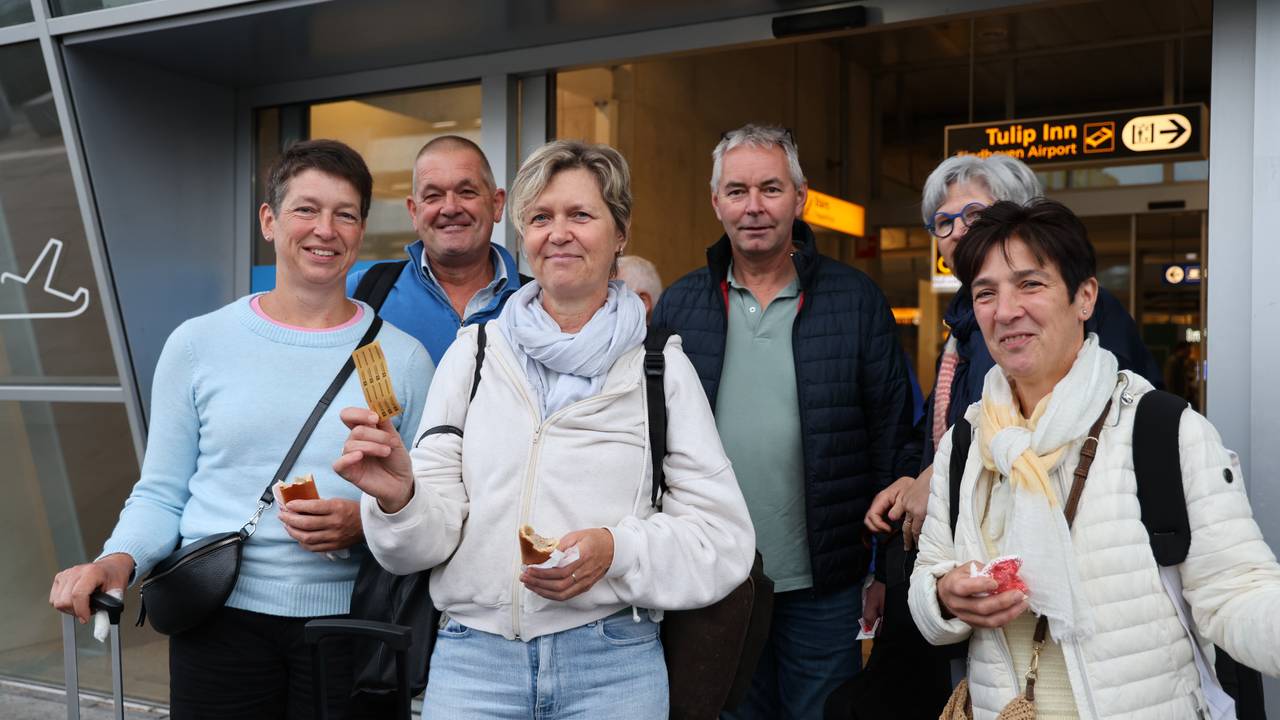 Els uit Wuustwezel (België) vond de gouden wikkel om haar worstenbroodje! (foto: Omroep Brabant)