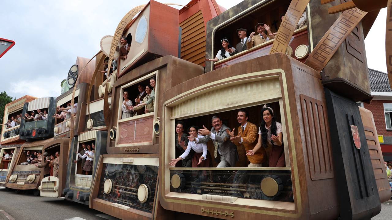 De eerste wagen: Hopeloos met La Radio del Signor Frits (foto: Lobke Kapteijns).