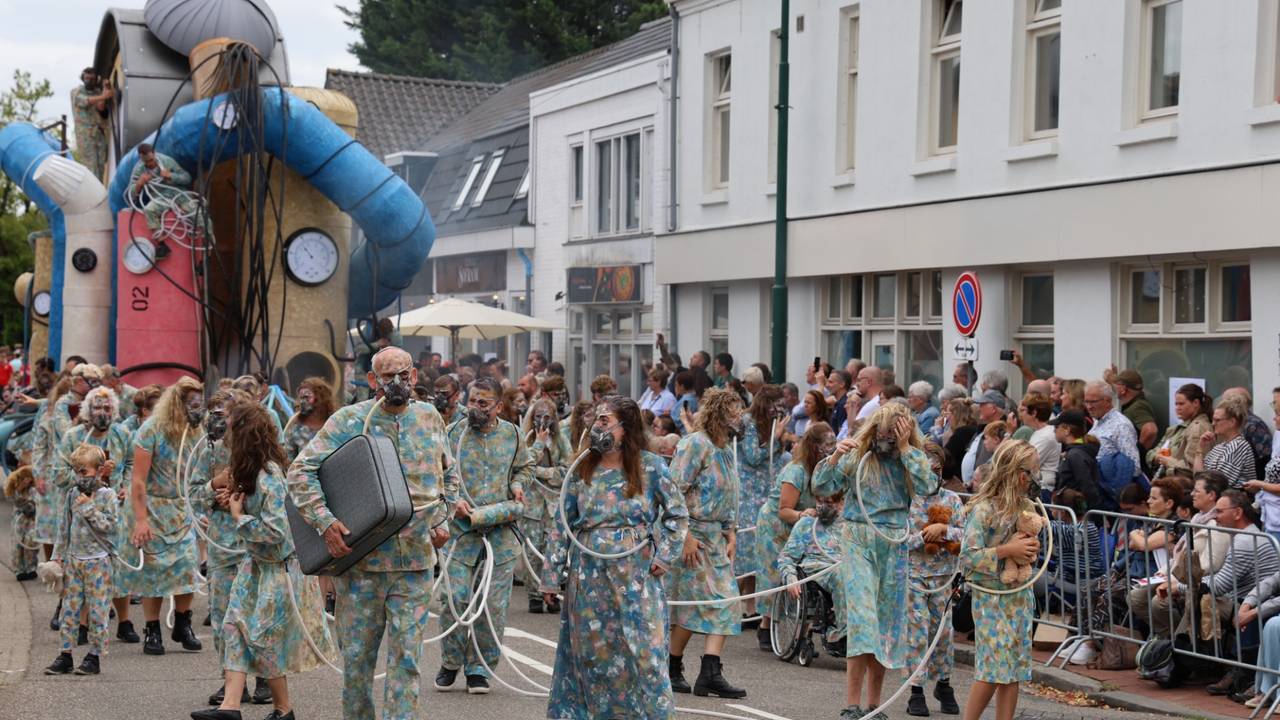 Vriendenkring Kapelstraat met De laatste dag (foto: Lobke Kapteijns).