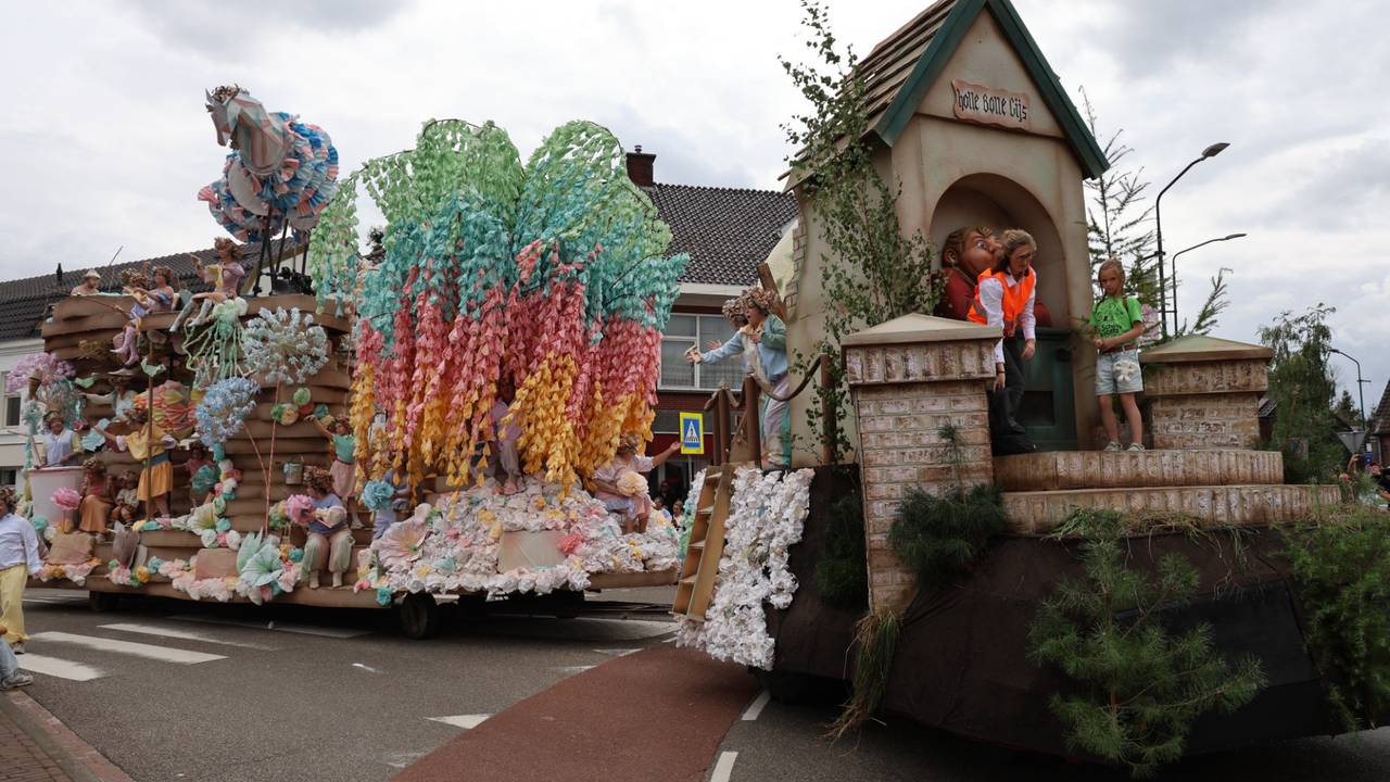 Vriendenkring Ietskes Schif met Holle Bolle Gijs (foto: Lobke Kapteijns).