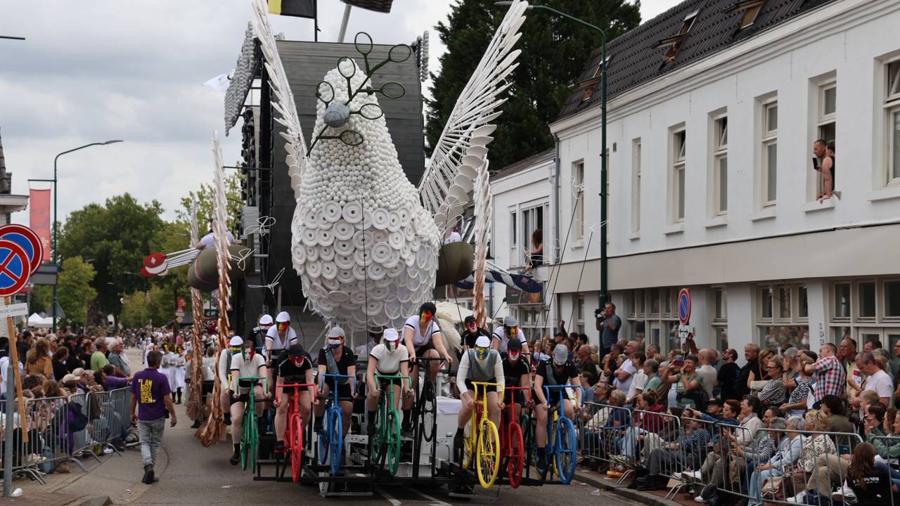 De Lambrekvrienden met de Olympische Zomerspelen van 1920 (foto: Lobke Kapteijns).