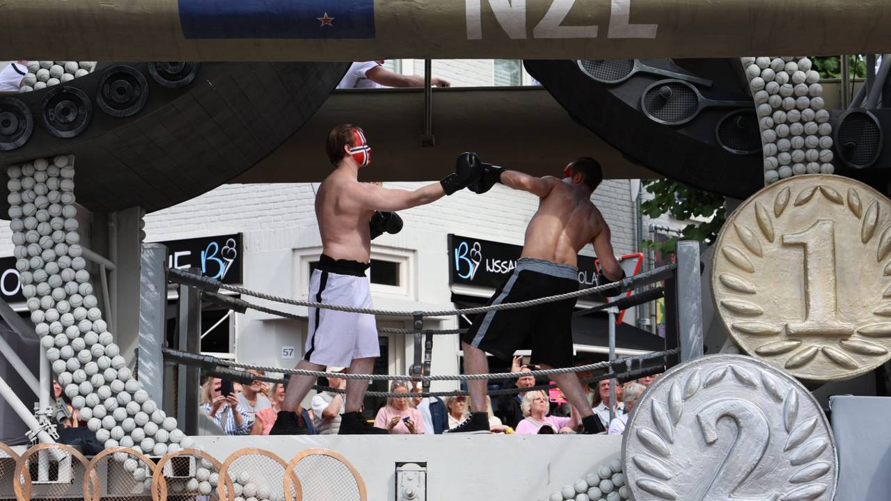 De Lambrekvrienden met de Olympische Zomerspelen van 1920 (foto: Lobke Kapteijns).