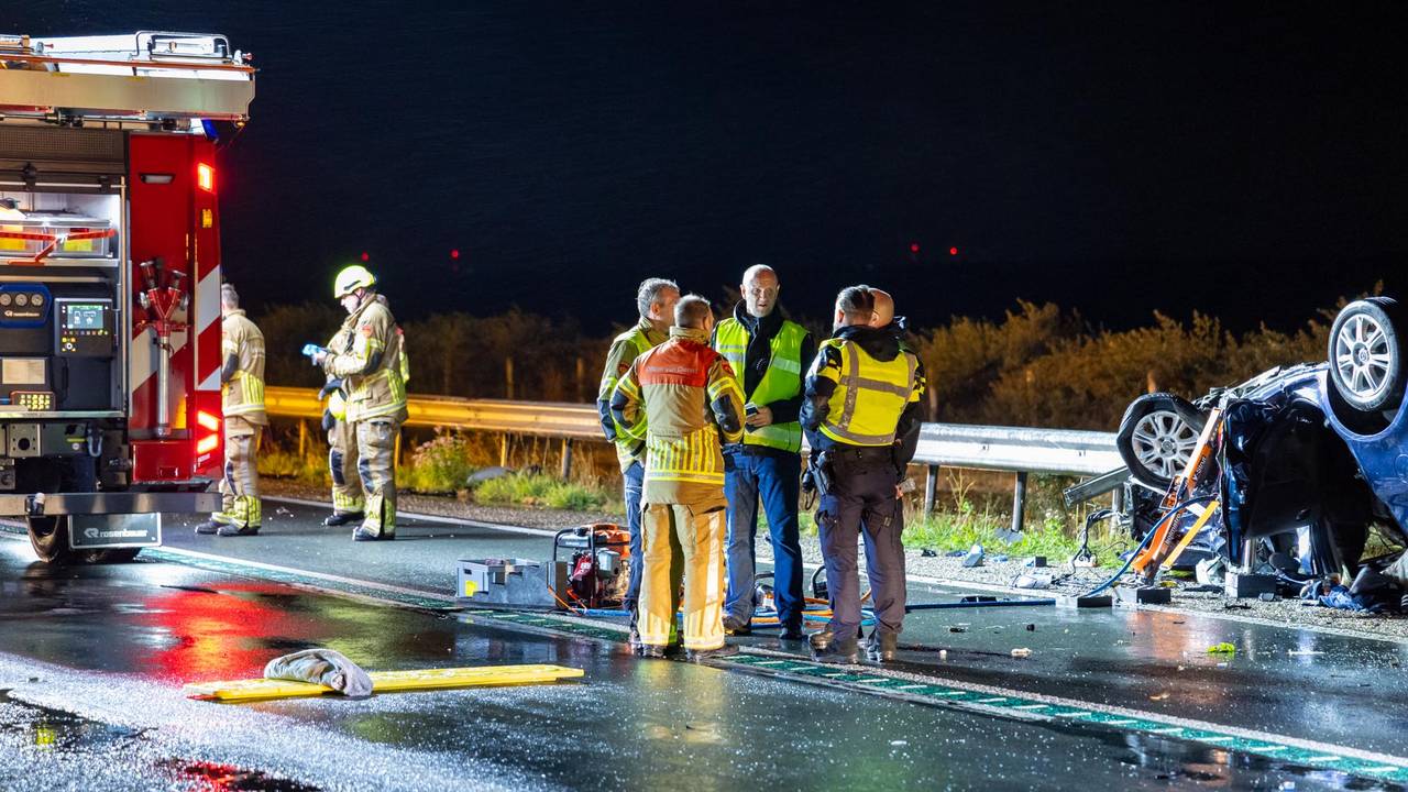 Drie personen overleefden de klap niet, waaronder een 17-jarige jongen uit Oisterwijk. (Foto: Mexx van der Lieuw / Persbureau Heitink.)