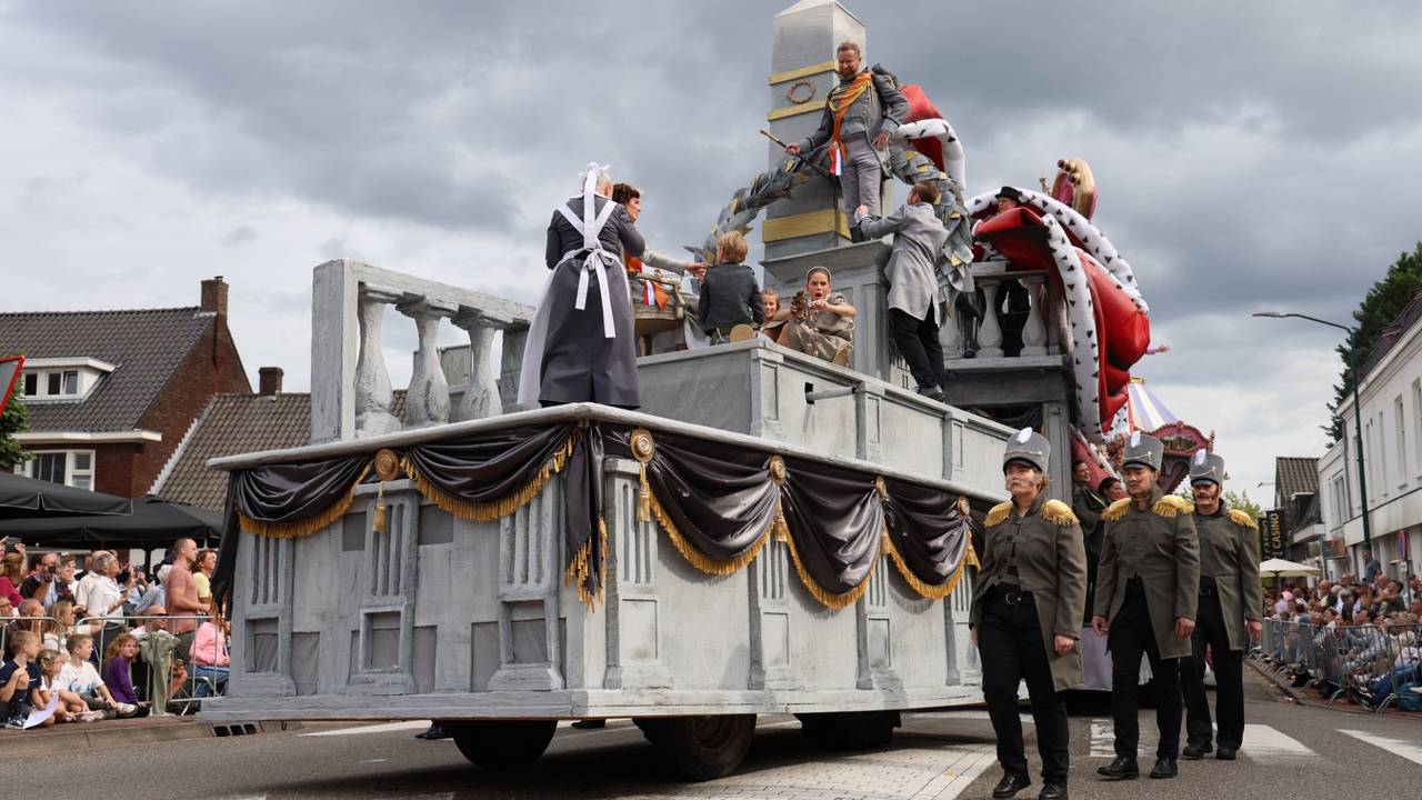 Vriendenkring De Laarstukken met de Dekmantel van Willem II (foto: Lobke Kapteijns).