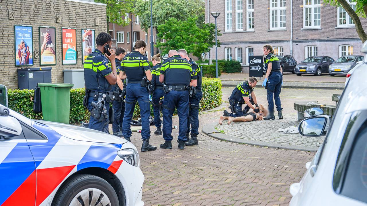 Man (39) bedreigt iemand met mes in Breda, omstander pakt wapen af