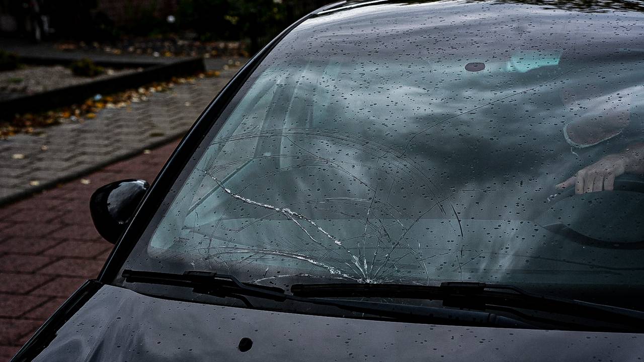 Een fietser is woensdagmiddag aangereden in Waalwijk (foto: Erik Haverhals/Persbureau Heitink).