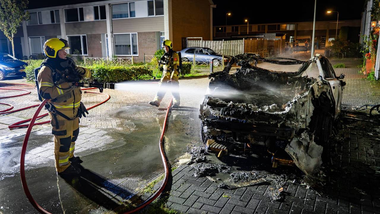 Voor de 2e keer auto in brand gestoken Oss (foto: Lucas Lammers / Persbureau Heitink).