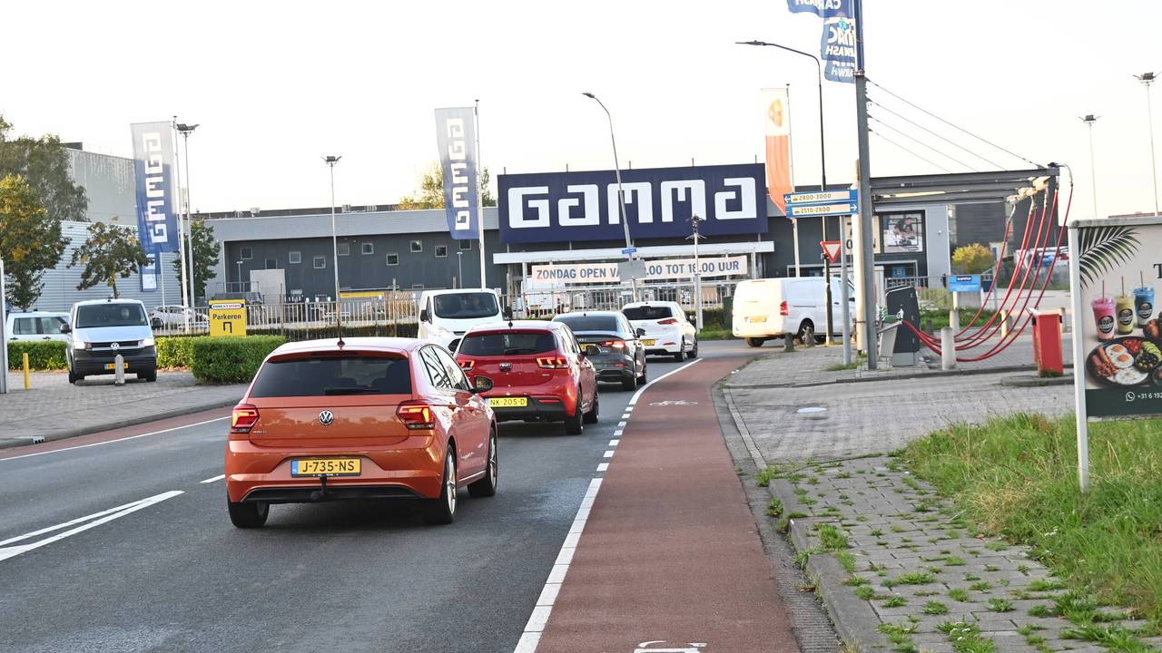 Stroomstoring op bedrijventerrein in Breda, veel verkeersproblemen