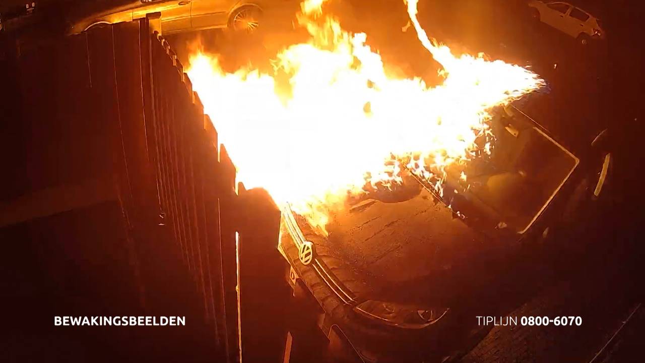 Auto in brand gestoken in Hoogerheide