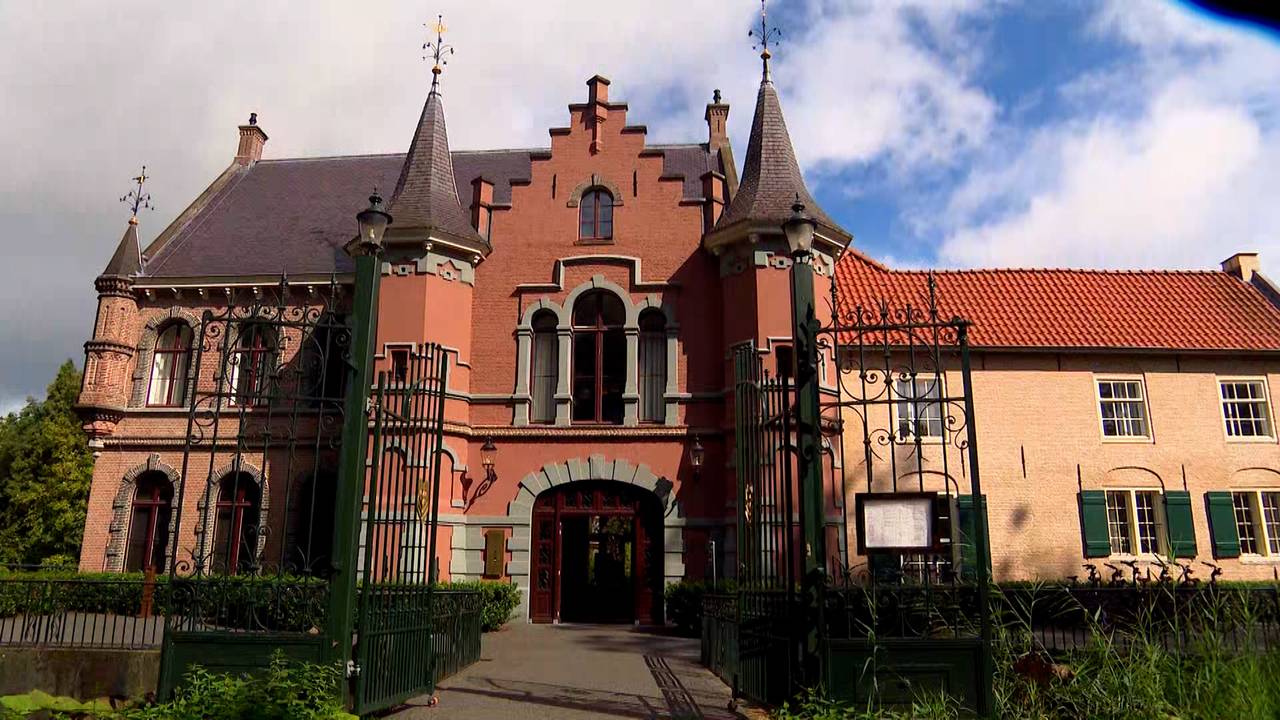 Het kasteel aan de buitenkant.