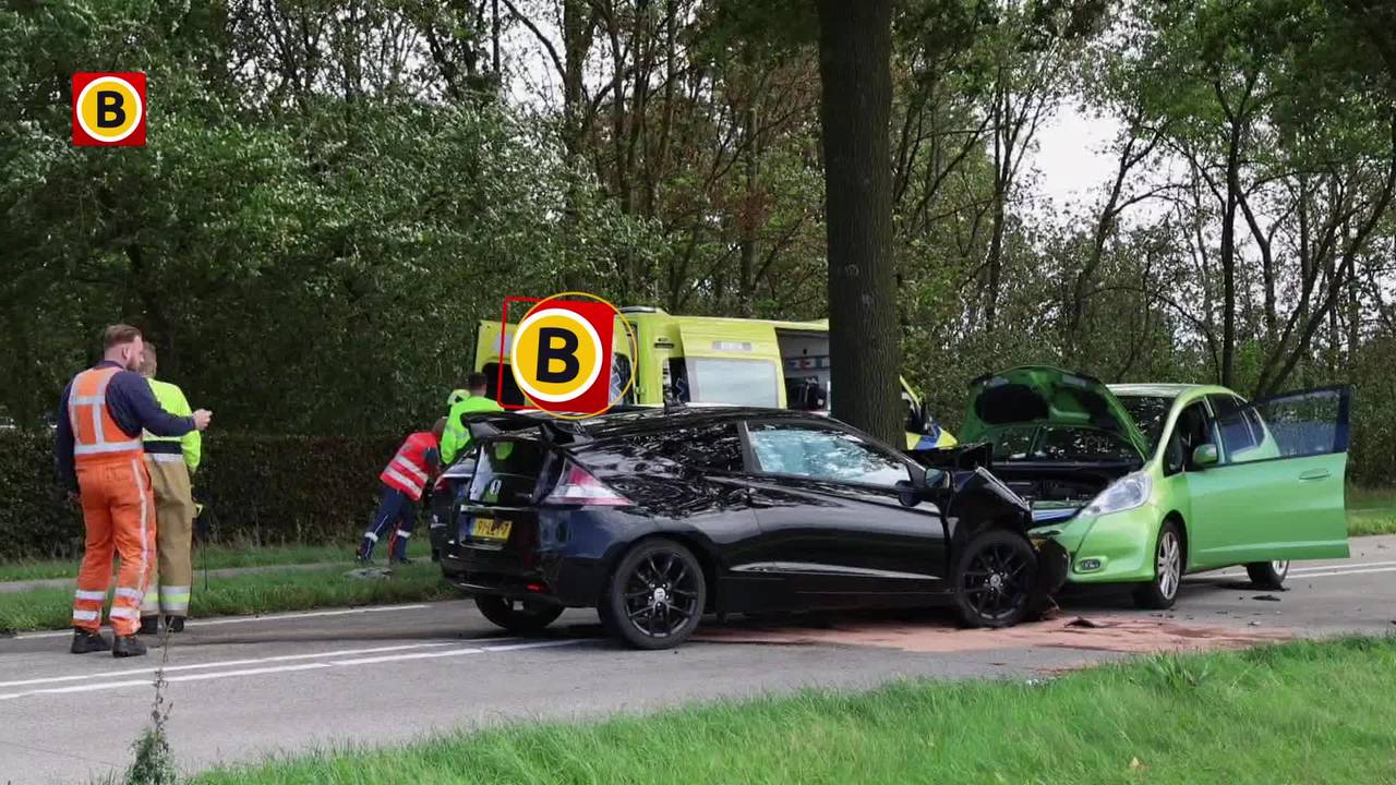 Aanrijding met drie personenauto's, geen gewonden 