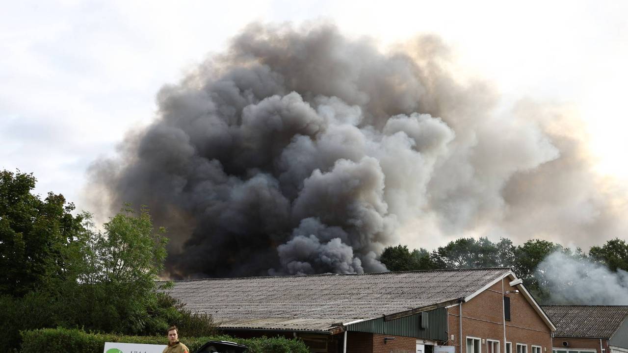 Brand in Overloon (foto: Saskia Kusters/Persbureau Heitink).