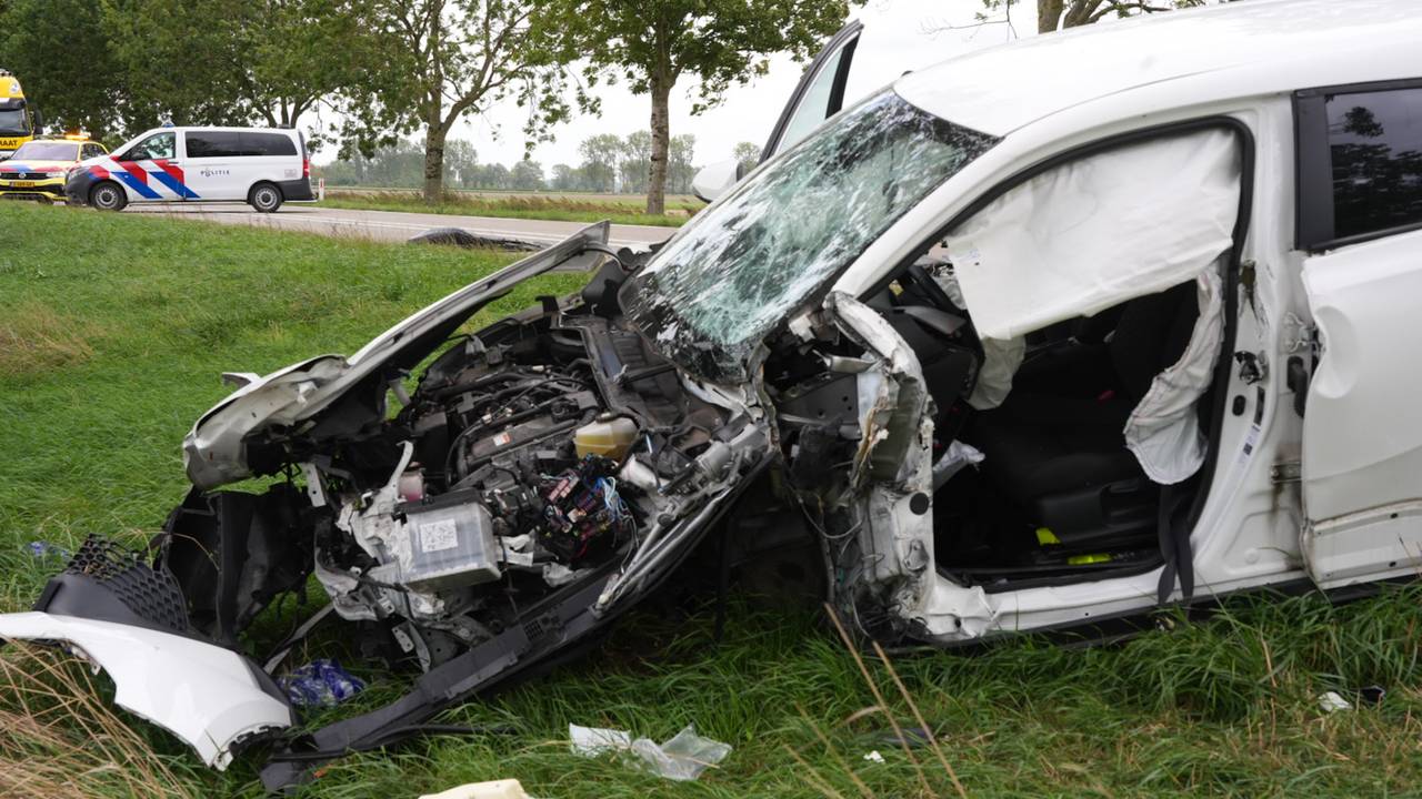 Bij het ongeval in Andel raakte drie mensen gewond (foto: Erik Haverhals / Persbureau Heitink). 