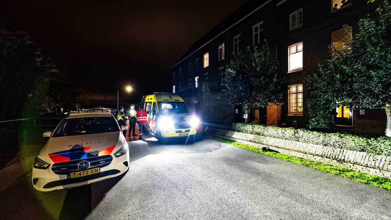 De steekpartij vond plaats bij een verblijf voor arbeidsmigranten aan de Basilius van Bruggelaan in Velp (foto: Lucas Lammers/Persbureau Heitink).