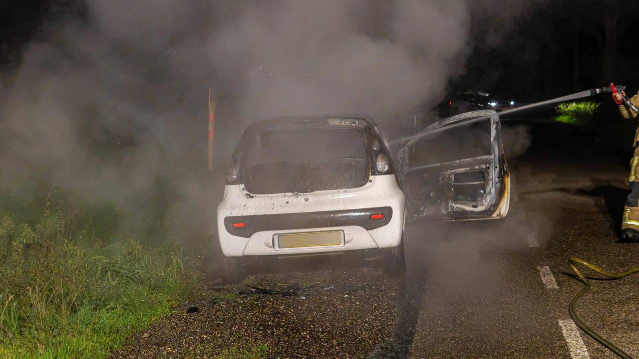 Opnieuw auto uitgebrand bij chaletpark