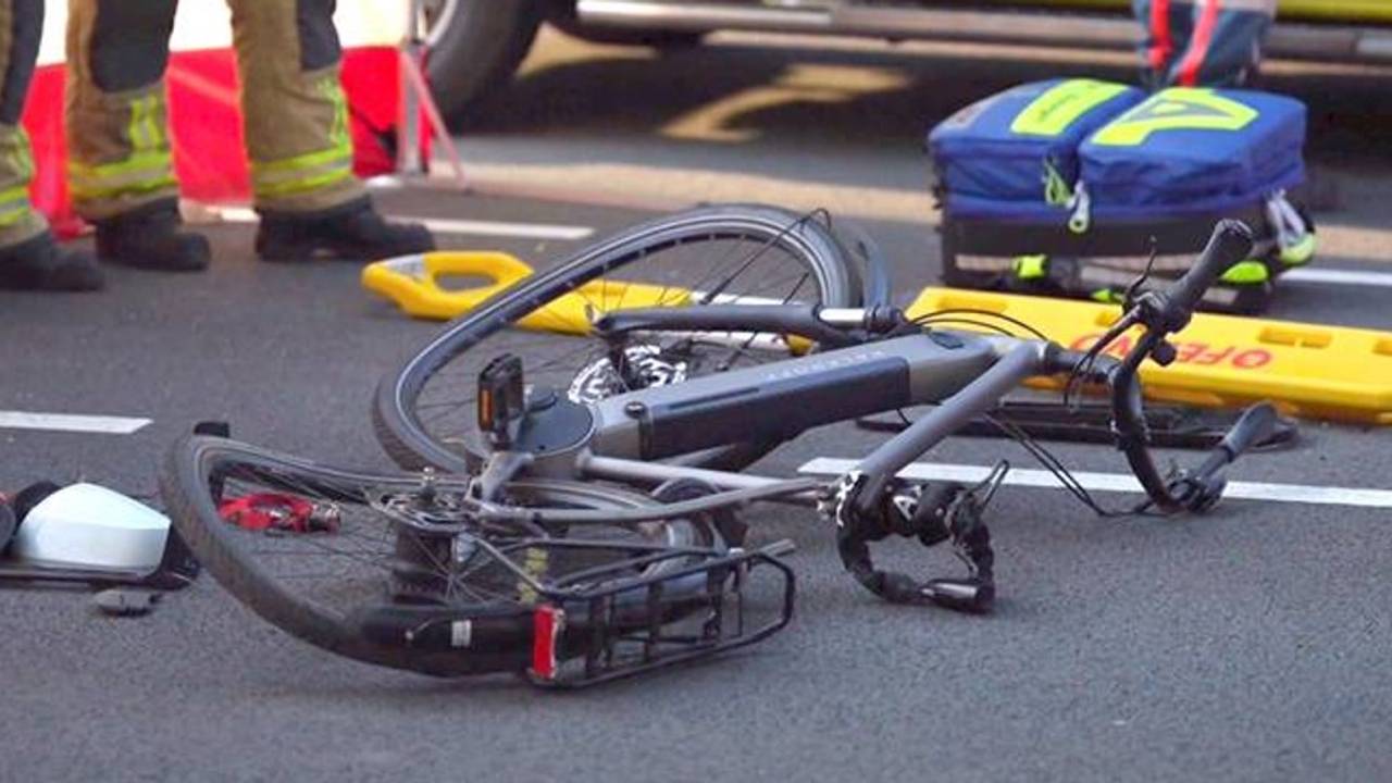 Bestuurder zigzagt door verkeer en rijdt fietser dood, twee jaar cel geëist
