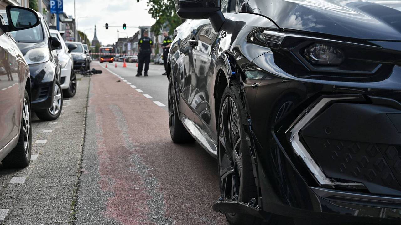 De fietser raakte zwaargewond (foto: Toby de Kort/Persbureau Heitink).