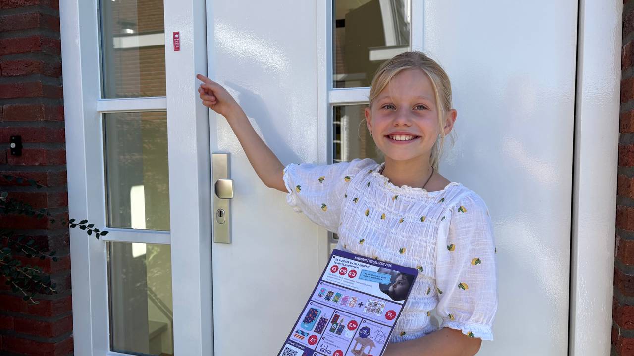 Pip (10) is een van de beste verkopers van kinderpostzegels van Nederland