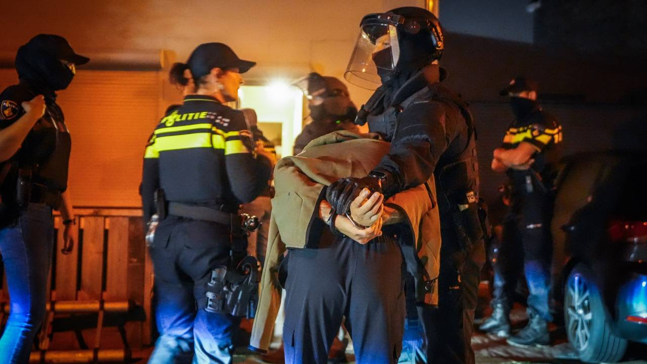 Meerdere invallen door arrestatieteams in Eindhoven, twee aanhoudingen 