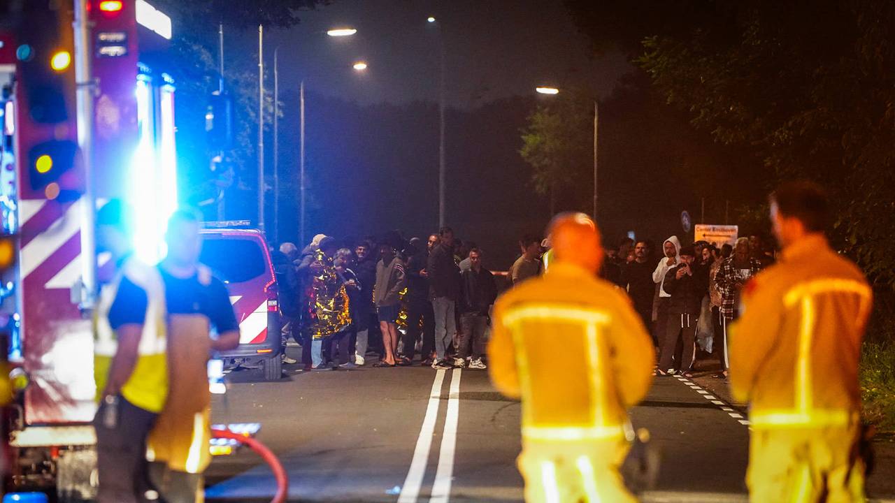 Brand in azc in Eindhoven (foto: Persbureau Heitink).